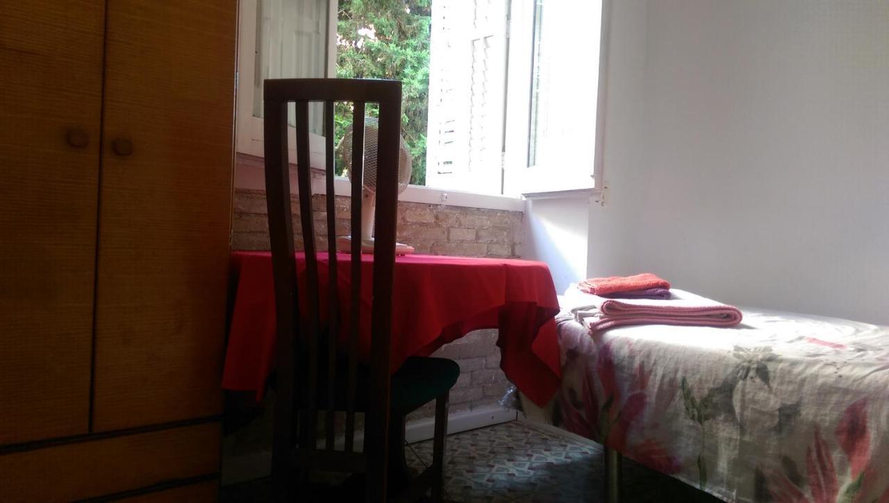 Acropolis Hotel Барселона Екстериор снимка